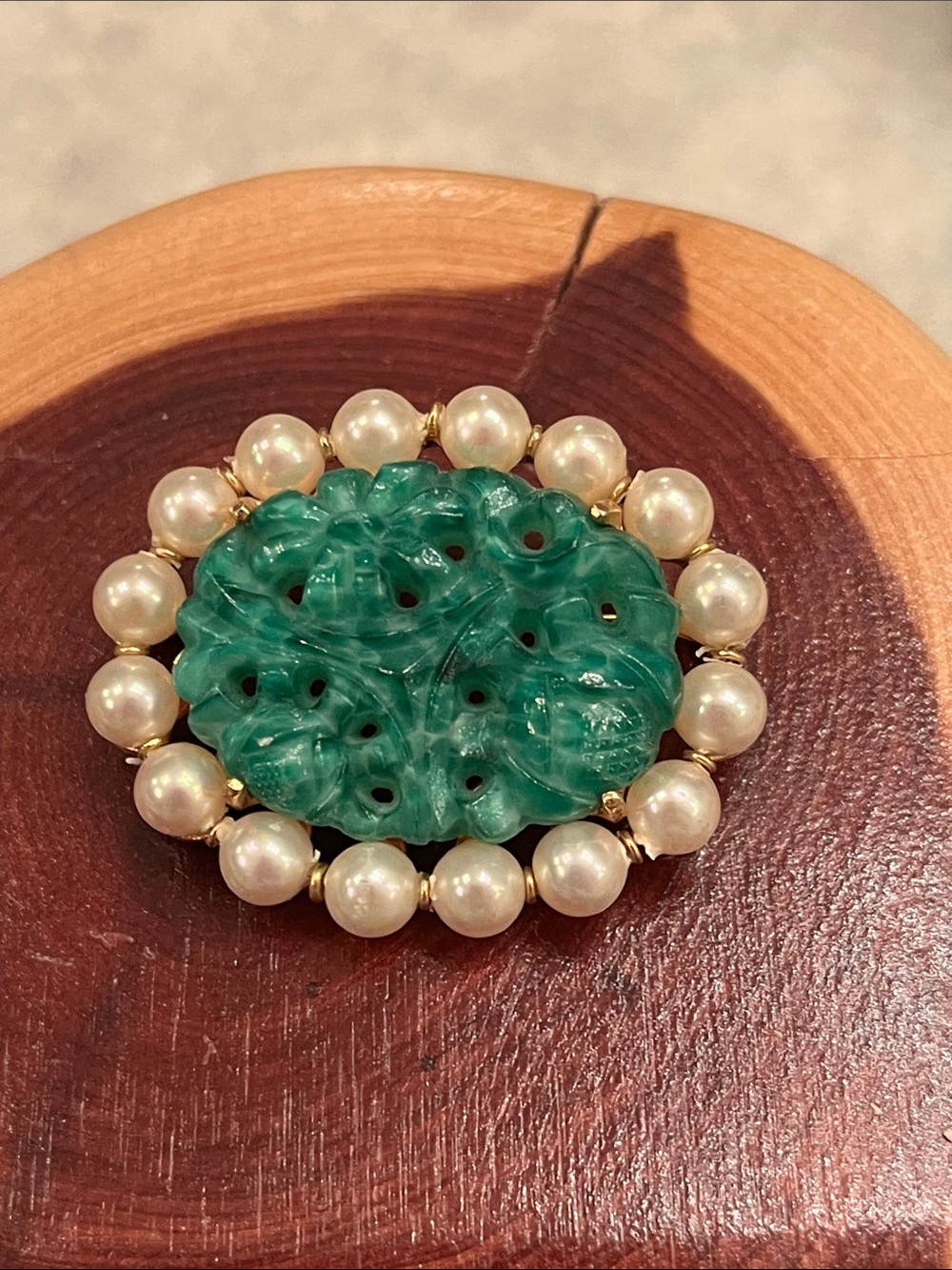 Pearl-Trim Green Carved Peking glass Brooch